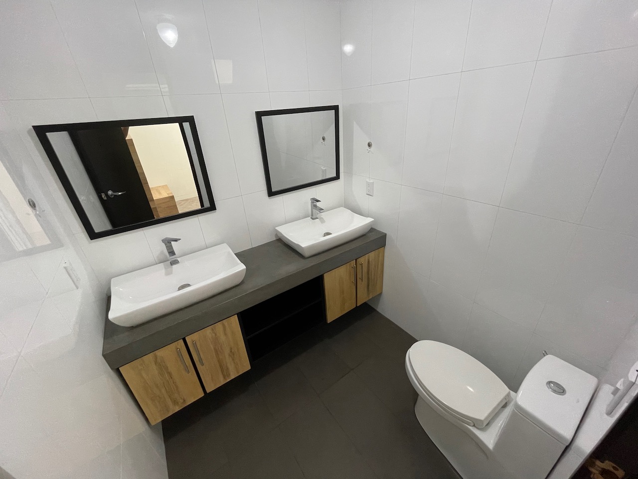 BAÑO MASTER CON 2 LAVAMANOS